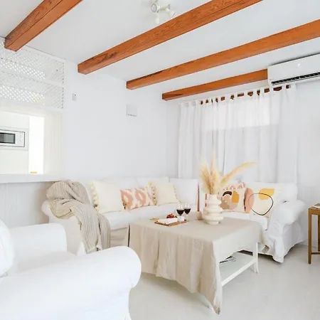 The Cliff - Comfortable & Friendly 3 Bedroom - Gigantes Apartment