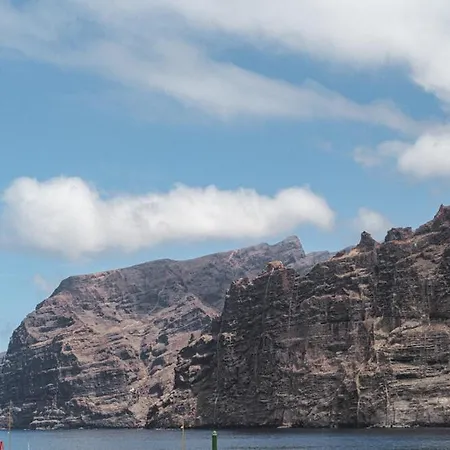 The Cliff - Comfortable & Friendly 3 Bedroom - Gigantes Apartment *