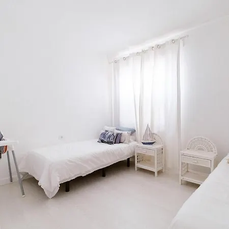 The Cliff - Comfortable & Friendly 3 Bedroom - Gigantes Apartment
